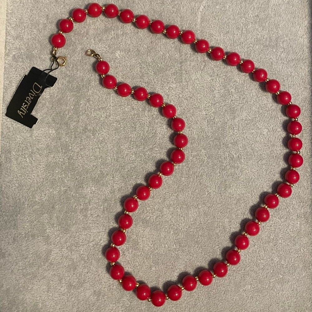 Vintage Red and Gold tone bead necklace.